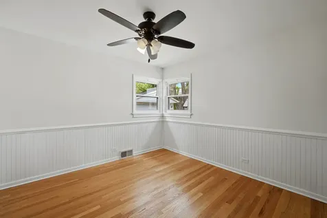 146 South Fremont Street Palatine IL 60067