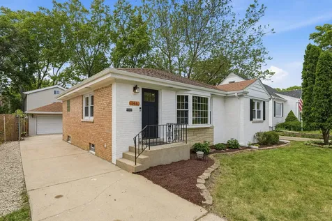 146 South Fremont Street Palatine IL 60067