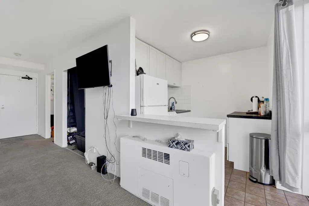 1555 North Dearborn Parkway Chicago IL 60610
