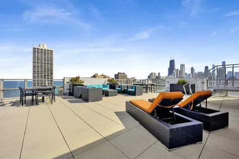 1555 North Dearborn Parkway Chicago IL 60610