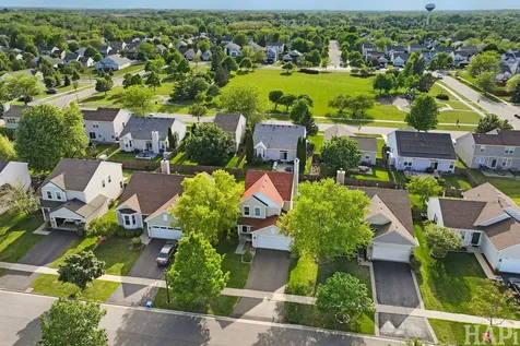 346 Prairie Mist Drive Round Lake IL 60073