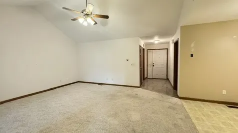 1047 Kleemann Drive Clinton IL 61727