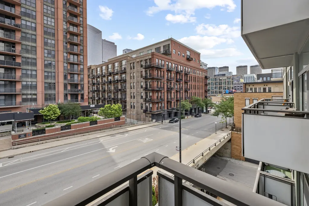 650 West Wayman Street Chicago IL 60661