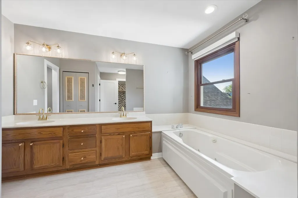 1239 Tennyson Lane Naperville IL 60540