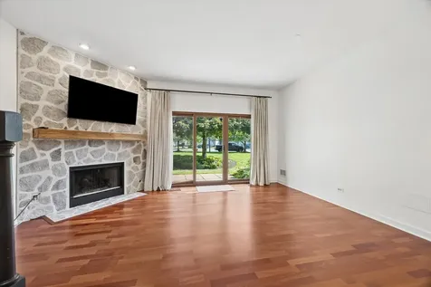 1239 Tennyson Lane Naperville IL 60540