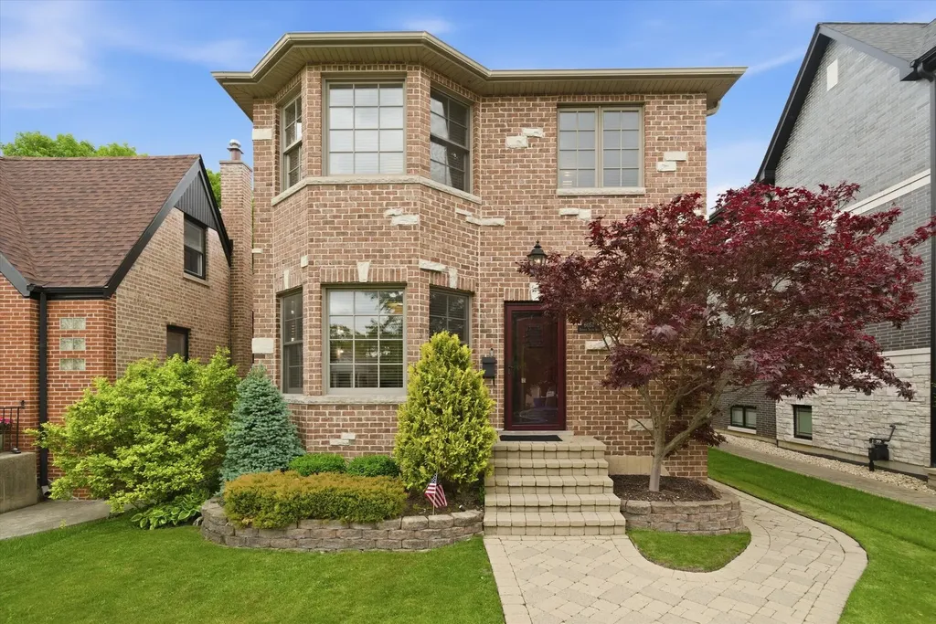 6057 North Tripp Avenue Chicago IL 60646