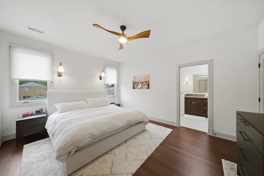 6057 North Tripp Avenue Chicago IL 60646