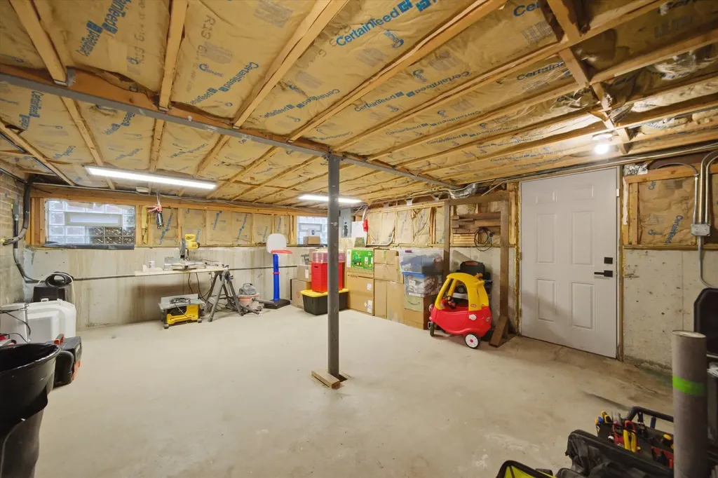 6057 North Tripp Avenue Chicago IL 60646