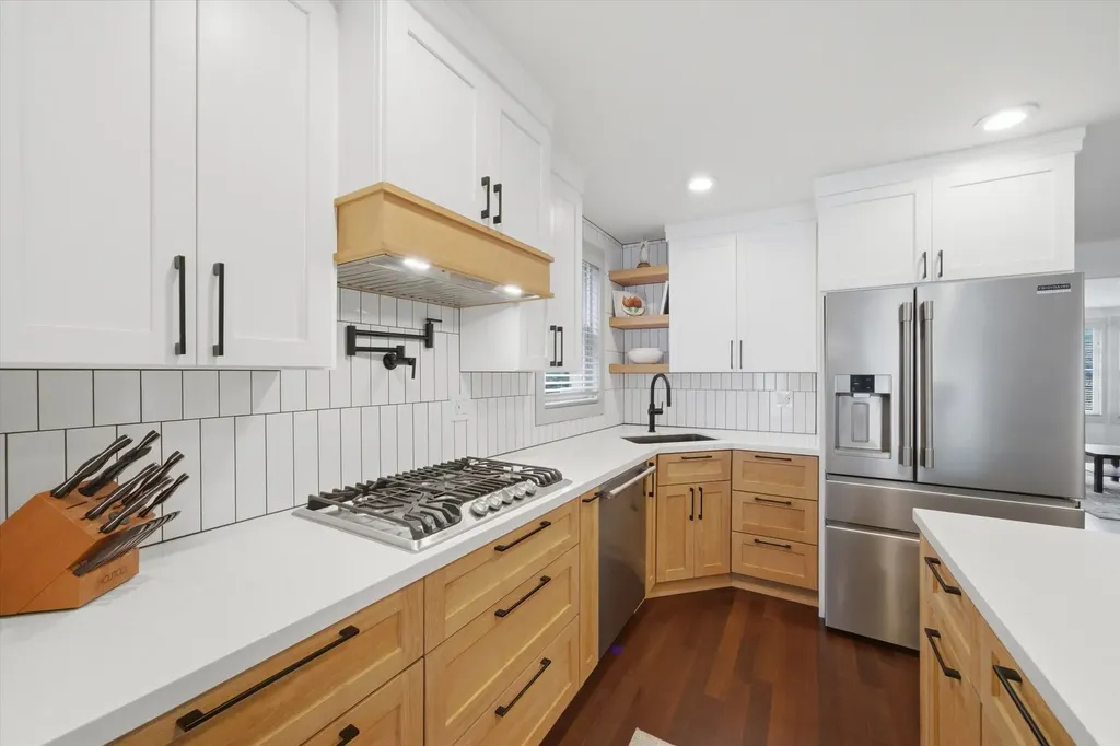 6057 North Tripp Avenue Chicago IL 60646