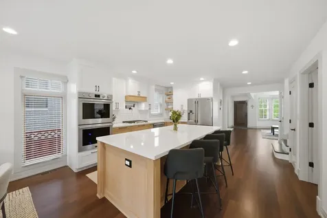 6057 North Tripp Avenue Chicago IL 60646