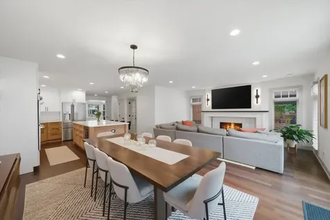 6057 North Tripp Avenue Chicago IL 60646