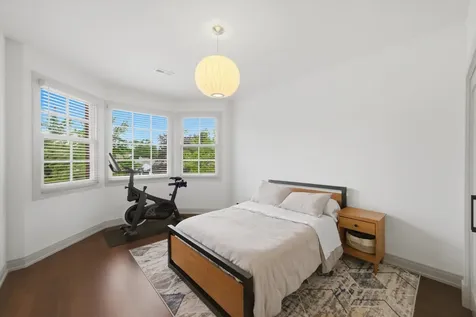 6057 North Tripp Avenue Chicago IL 60646
