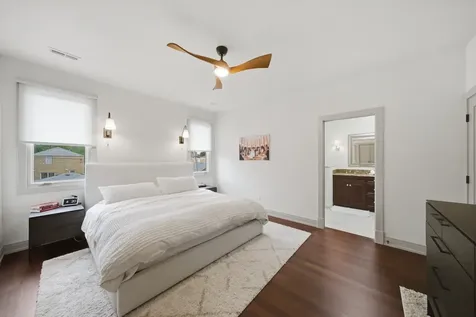 6057 North Tripp Avenue Chicago IL 60646