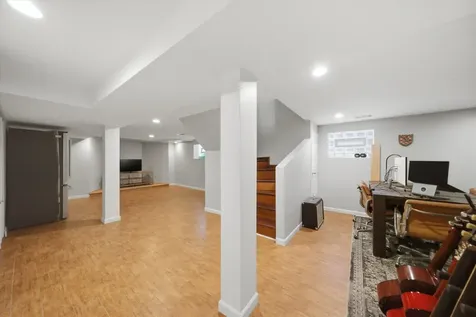 6057 North Tripp Avenue Chicago IL 60646