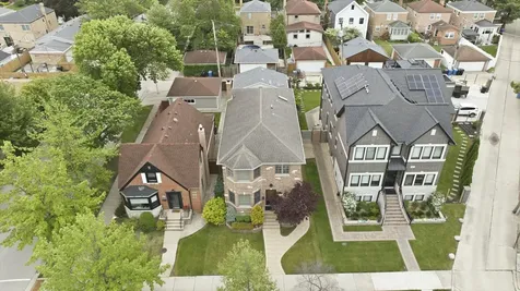 6057 North Tripp Avenue Chicago IL 60646