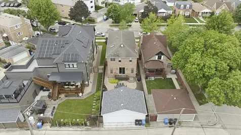 6057 North Tripp Avenue Chicago IL 60646