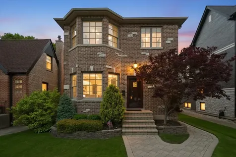 6057 North Tripp Avenue Chicago IL 60646
