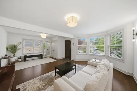 6057 North Tripp Avenue Chicago IL 60646