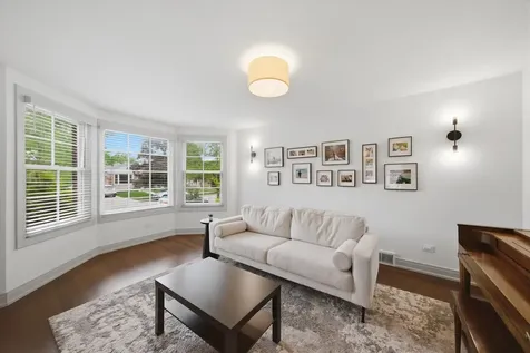 6057 North Tripp Avenue Chicago IL 60646
