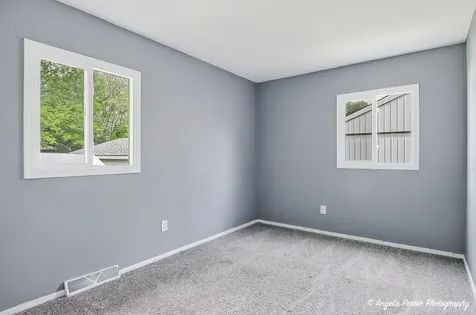 1904 Joanna Avenue Zion IL 60099