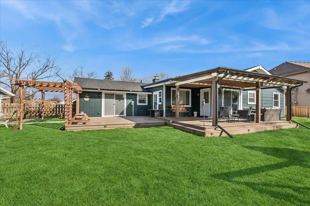1923 Warwick Lane Schaumburg IL 60193