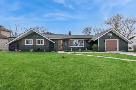 1923 Warwick Lane Schaumburg IL 60193