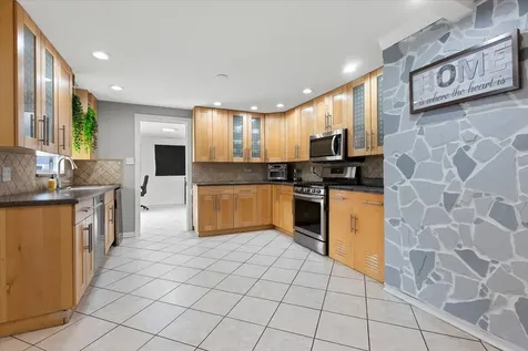 1923 Warwick Lane Schaumburg IL 60193