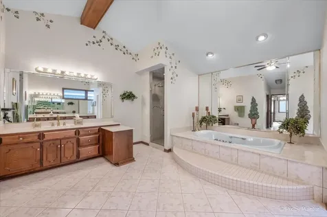 65 Country Club Drive Bloomingdale IL 60108