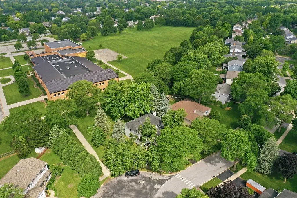 421 Russet Avenue Naperville IL 60565