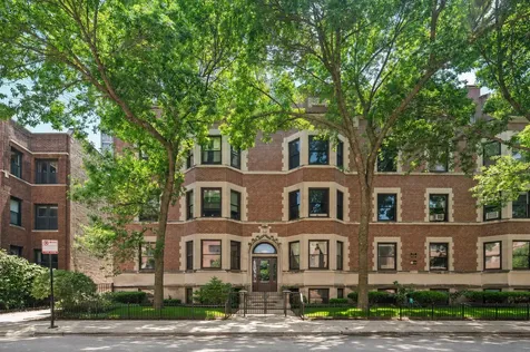 707 West Bittersweet Place Chicago IL 60613