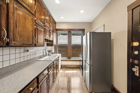 707 West Bittersweet Place Chicago IL 60613