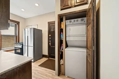 707 West Bittersweet Place Chicago IL 60613