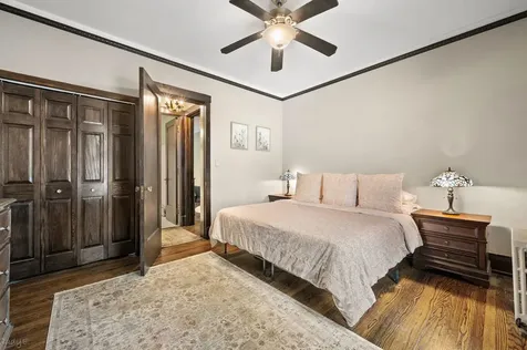 707 West Bittersweet Place Chicago IL 60613