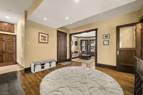707 West Bittersweet Place Chicago IL 60613