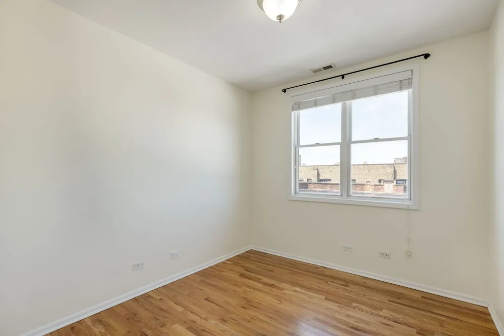 934 West Cuyler Avenue Chicago IL 60613