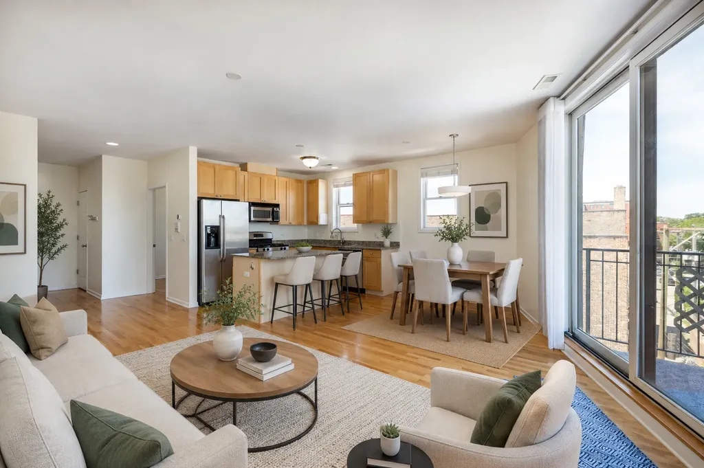 934 West Cuyler Avenue Chicago IL 60613