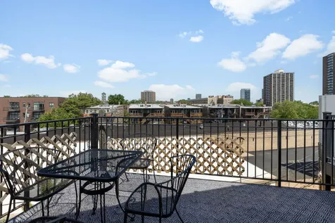 934 West Cuyler Avenue Chicago IL 60613