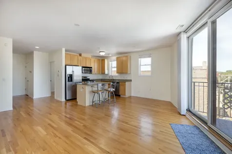 934 West Cuyler Avenue Chicago IL 60613