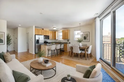 934 West Cuyler Avenue Chicago IL 60613
