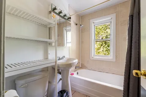 652 East 105th Place Chicago IL 60628