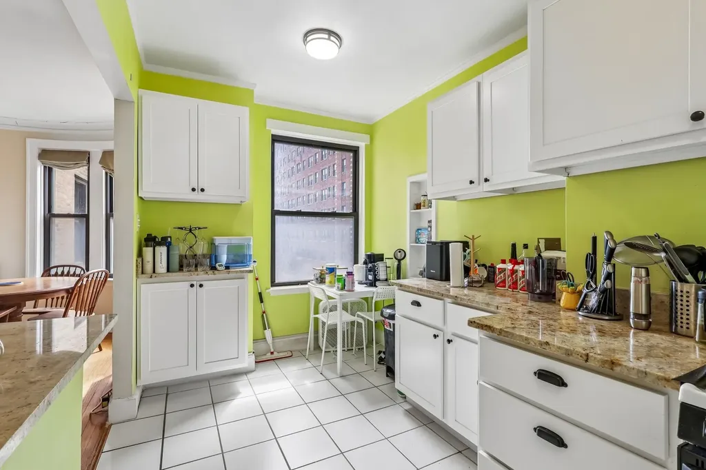 1755 East 55th Street Chicago IL 60615