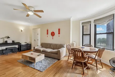 1755 East 55th Street Chicago IL 60615