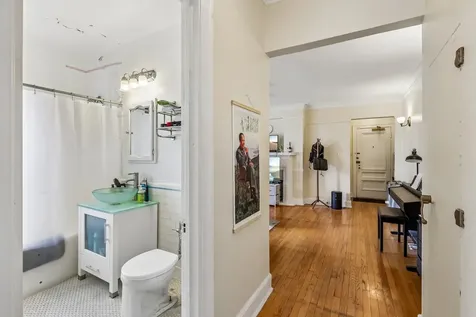 1755 East 55th Street Chicago IL 60615