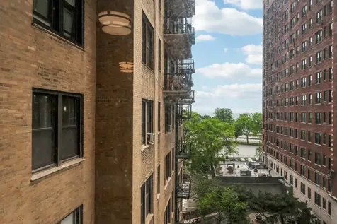 1755 East 55th Street Chicago IL 60615
