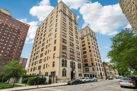 1755 East 55th Street Chicago IL 60615