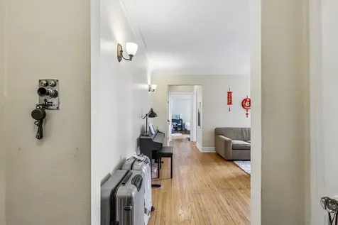1755 East 55th Street Chicago IL 60615