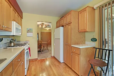 320 North Thornwood Drive Mchenry IL 60050