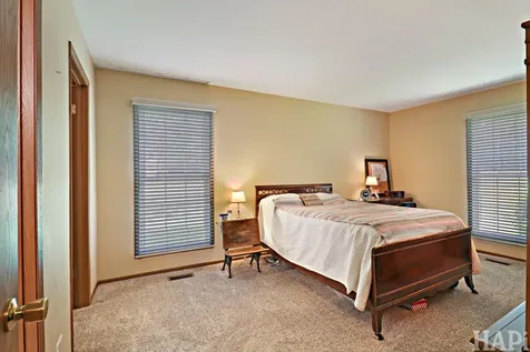 320 North Thornwood Drive Mchenry IL 60050
