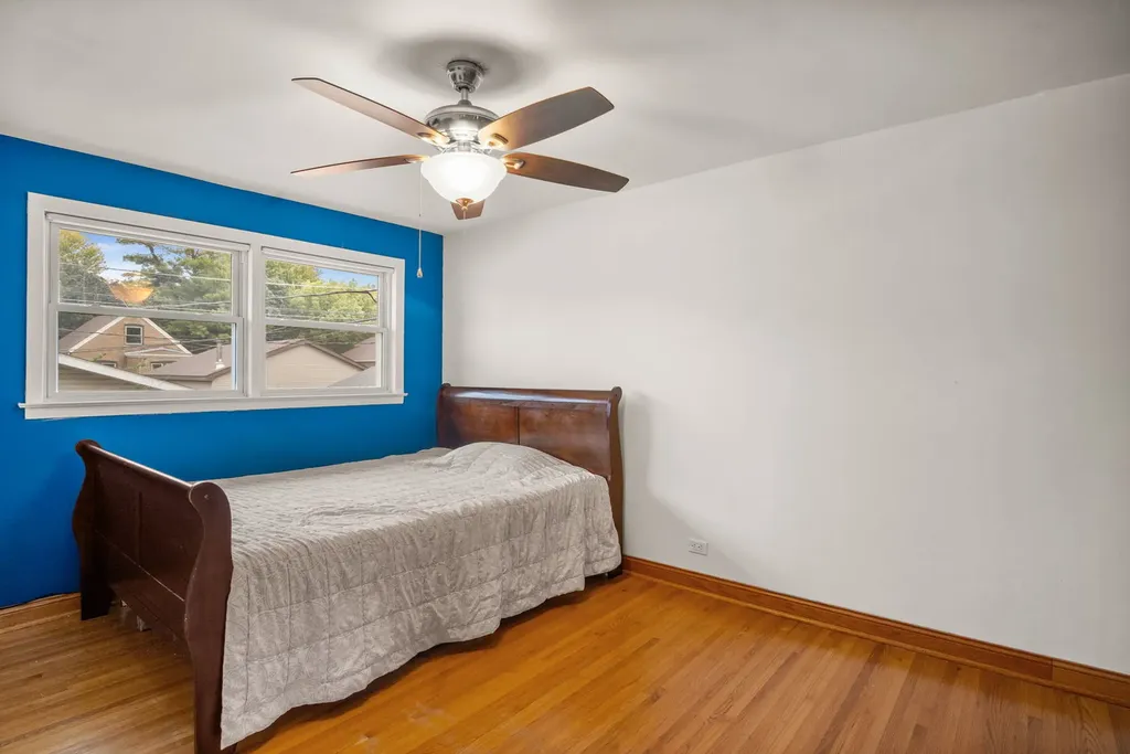 13041 South Muskegon Avenue Chicago IL 60633