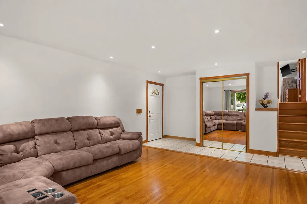 13041 South Muskegon Avenue Chicago IL 60633